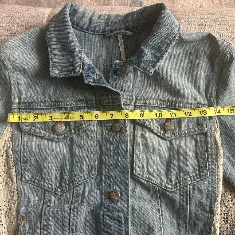 Free People Ivory Lace Panel Cropped Denim Jacket, Size Medium- Boho Chic - Picture 8 of 10